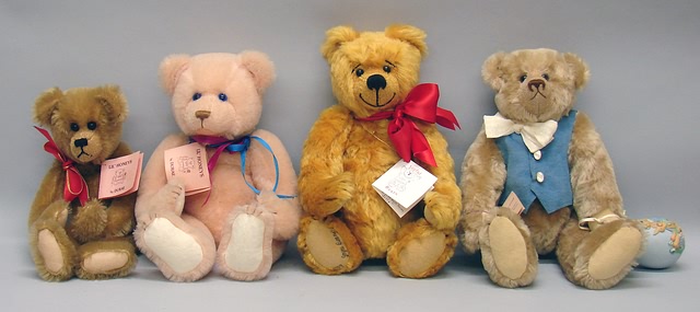 Appraisal: Lot of mohair artist bears L'il Honeys by Durae -