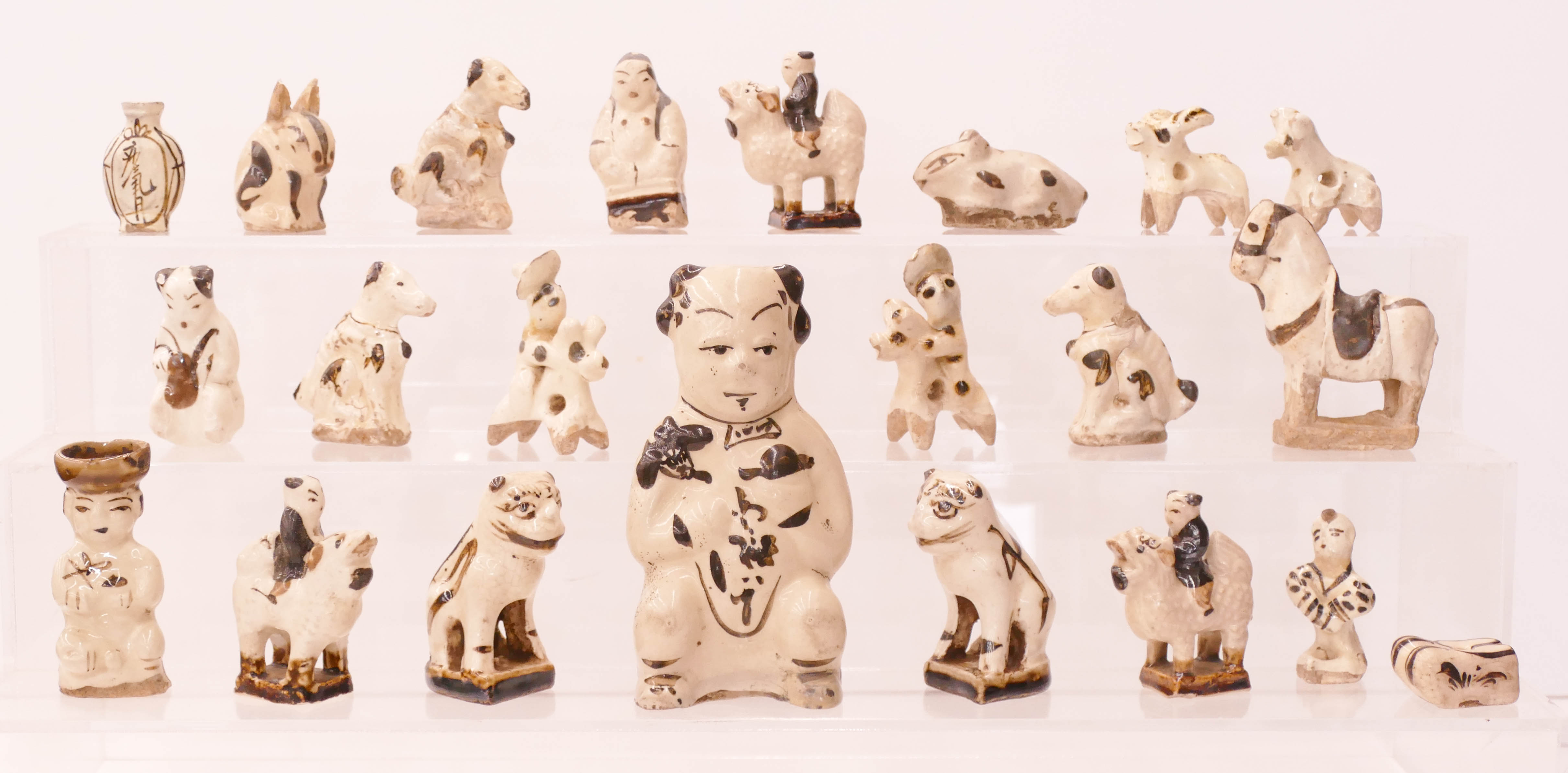 Appraisal: pc Chinese Yuan Cizhou Miniature Figures '' to '' Includes