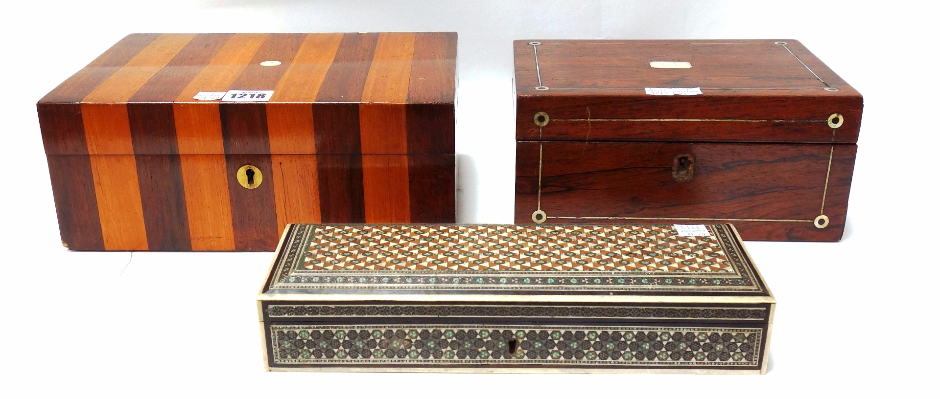 Appraisal: A Victorian fruitwood and rosewood inlaid rectangular box cm wide