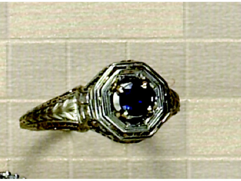 Appraisal: SAPPHIRE RING k white gold lady's filigree ring with one