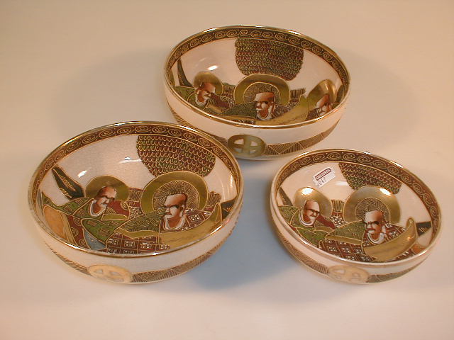 Appraisal: Three Japanese satsuma bowls in three sizes enamelled and gilt