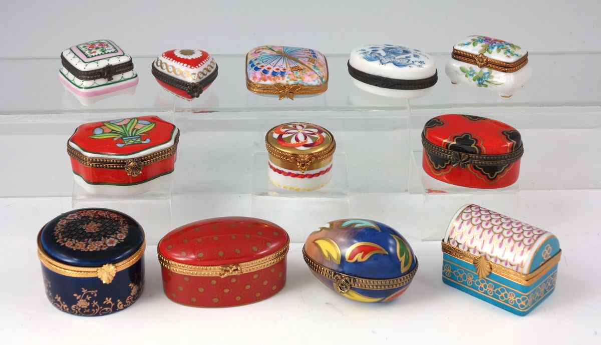 Appraisal: A DOZEN FRENCH LIMOGES PEINT MEIN MINIATURE BOXES Hinged top