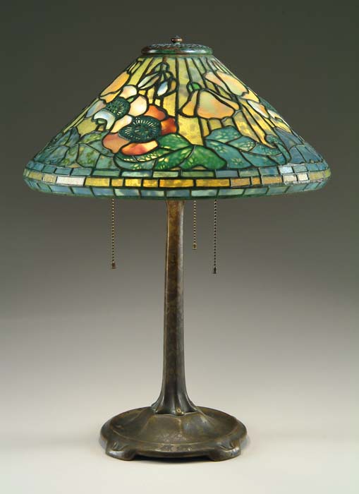 Appraisal: TIFFANY STUDIOS POPPY TABLE LAMP Beautiful sunset poppy begins with