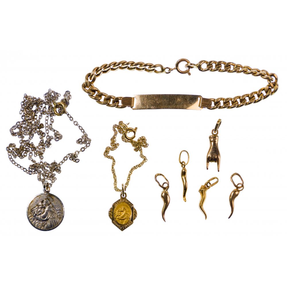 Appraisal: K GOLD JEWELRY ASSORTMENT items including an identification bracelet necklaces