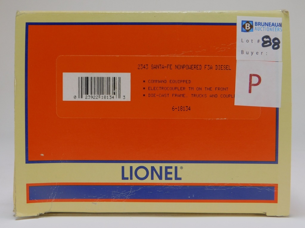 Appraisal: LIONEL SANTA-FE NON-POWERED F A DIESEL TRAIN Item no -