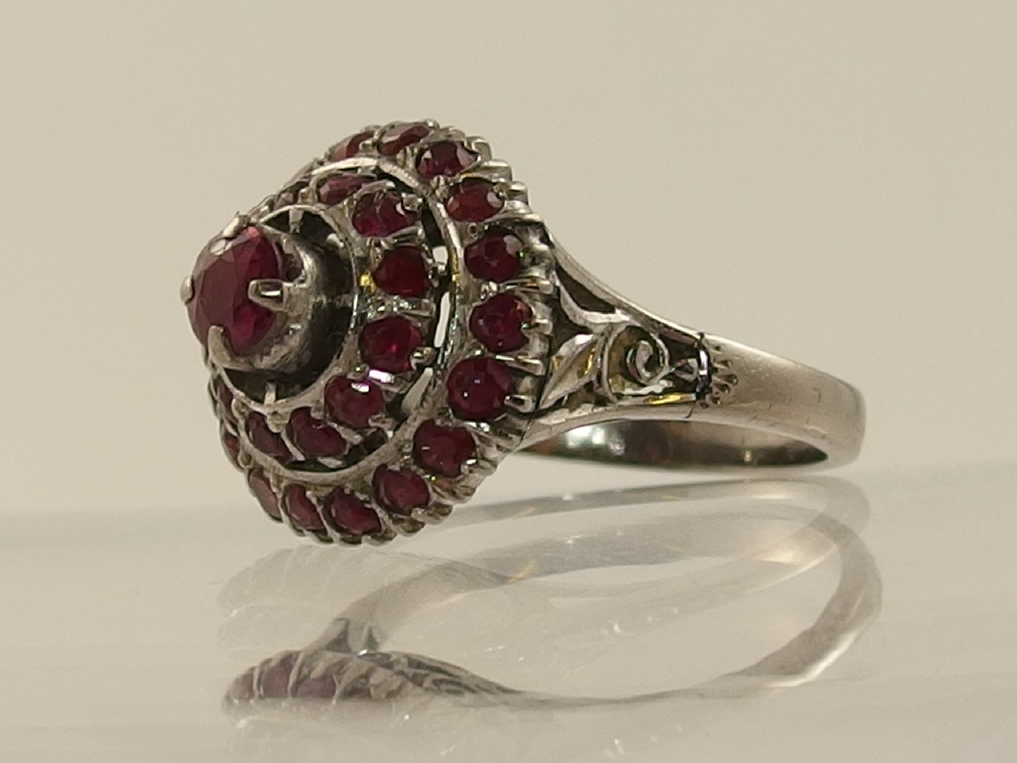 Appraisal: A ct red gem cluster ring