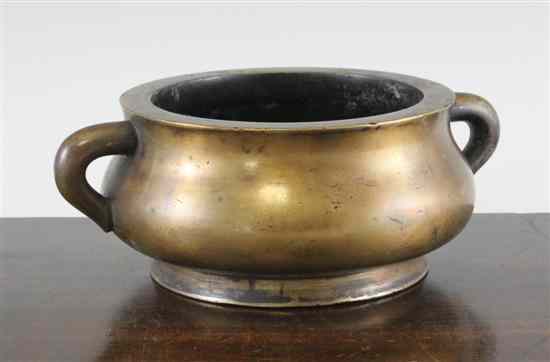 Appraisal: A large Chinese bronze baluster censer possibly th th century