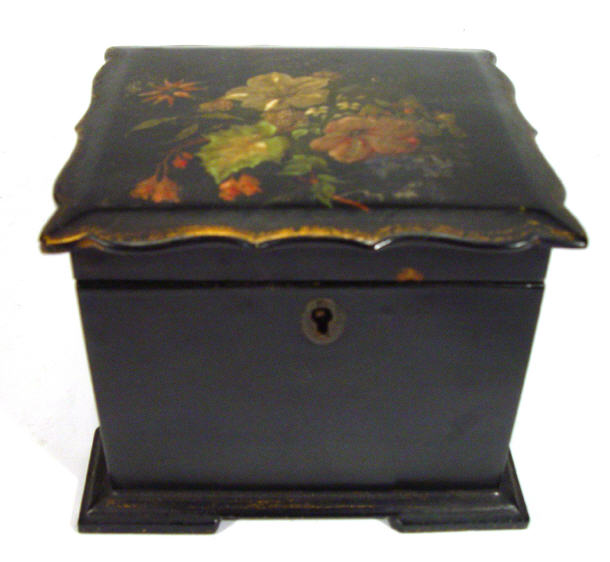 Appraisal: Papier mache single tea caddy the lid painted with flowers