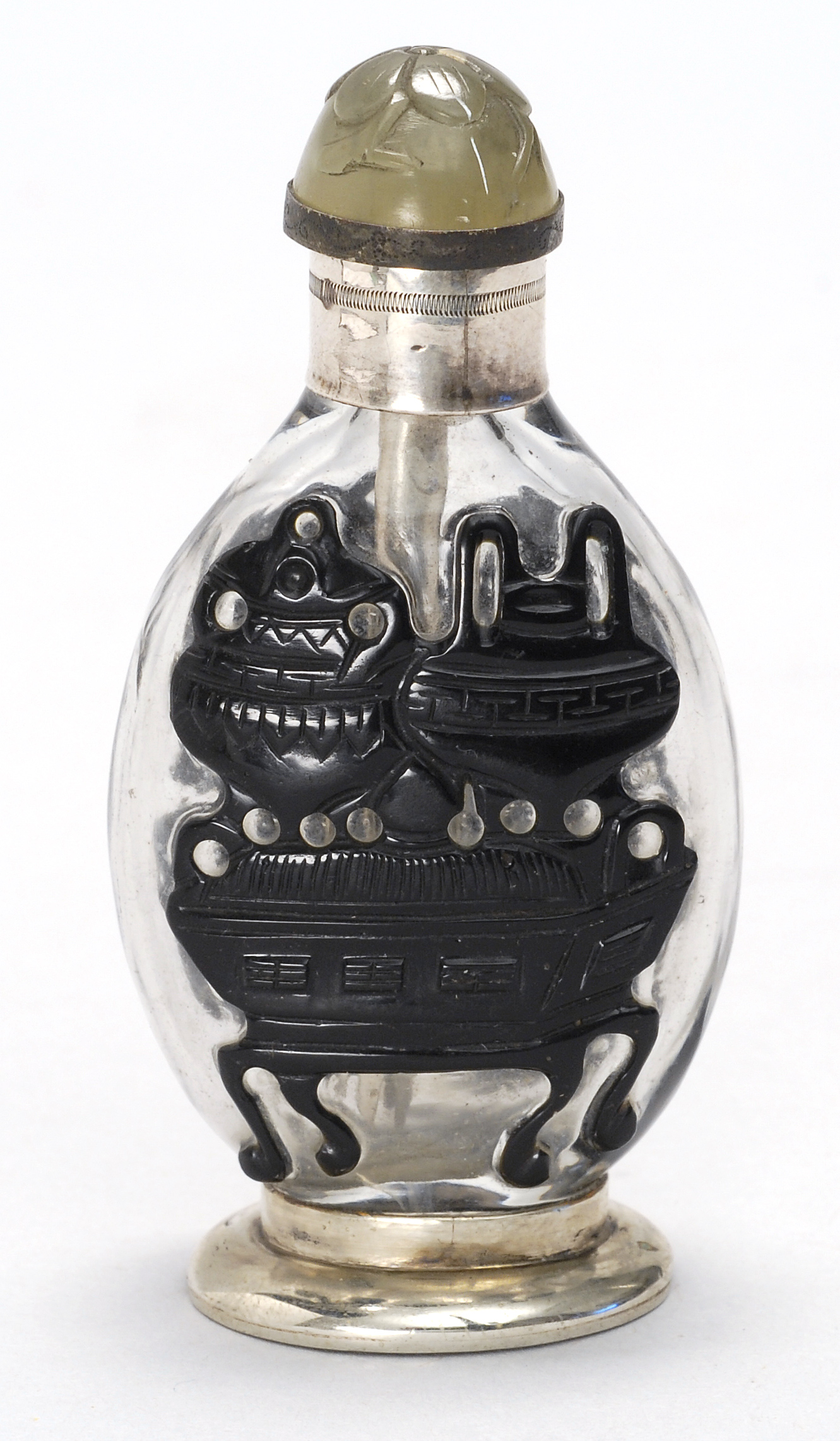 Appraisal: OVERLAY GLASS SNUFF BOTTLE th CenturyIn elongated ovoid form with