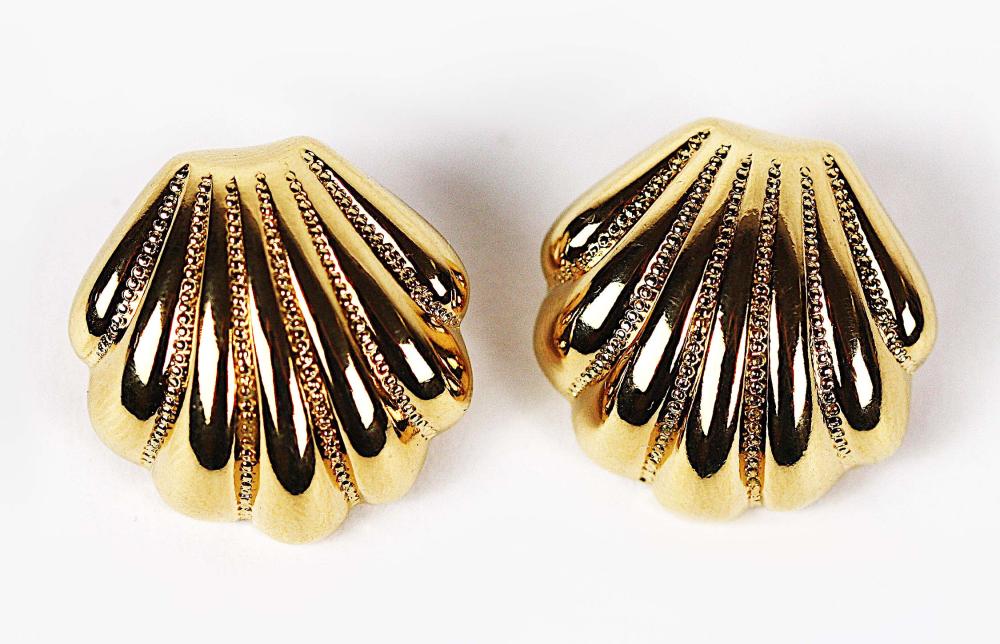 Appraisal: LADIES' PAIR OF GOLD PLATED SHELL EARRINGSUnmarked Length in