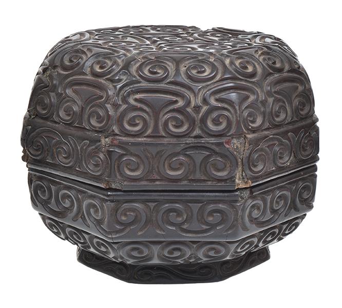 Appraisal: A CHINESE BLACK TIXI GURI LACQUER OCTAGONAL BOX AND COVER