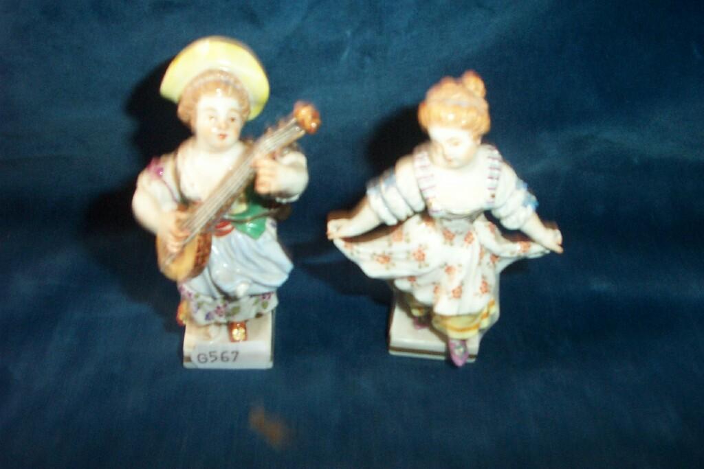 Appraisal: A pair of th century Meissen figures of a female