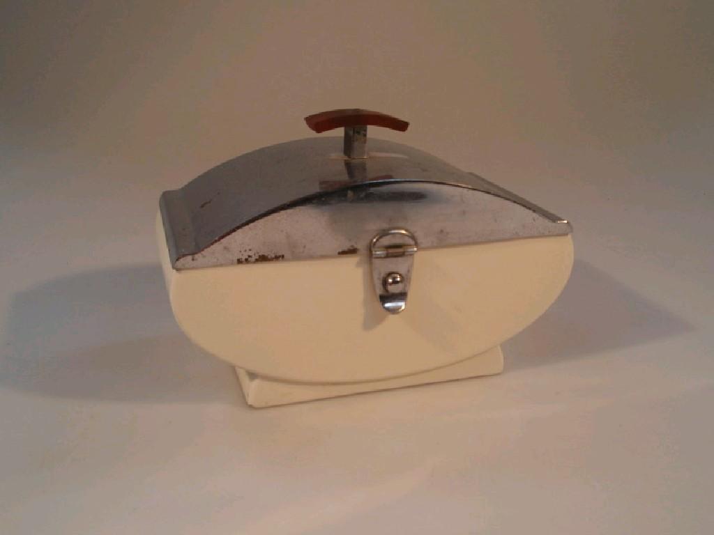 Appraisal: A Waechtersvaach Art Deco cream pottery casket with hinged chrome