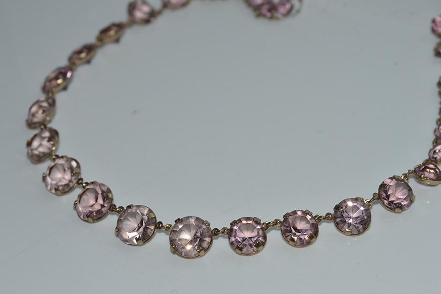 Appraisal: A PINK OPEN BACKED CRYSTAL NECKLACE A PINK OPEN BACKED