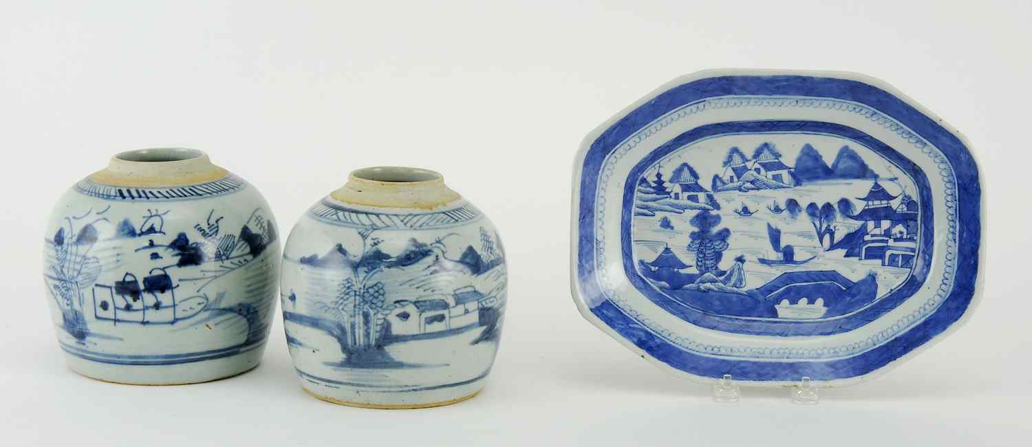 Appraisal: THREE PIECES OF CHINESE EXPORT CANTON PORCELAIN th CenturyPair of