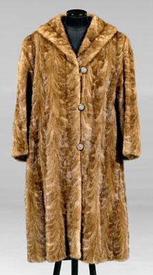 Appraisal: Mink fur coat three-quarter sleeves Lucite and fabric buttons brown