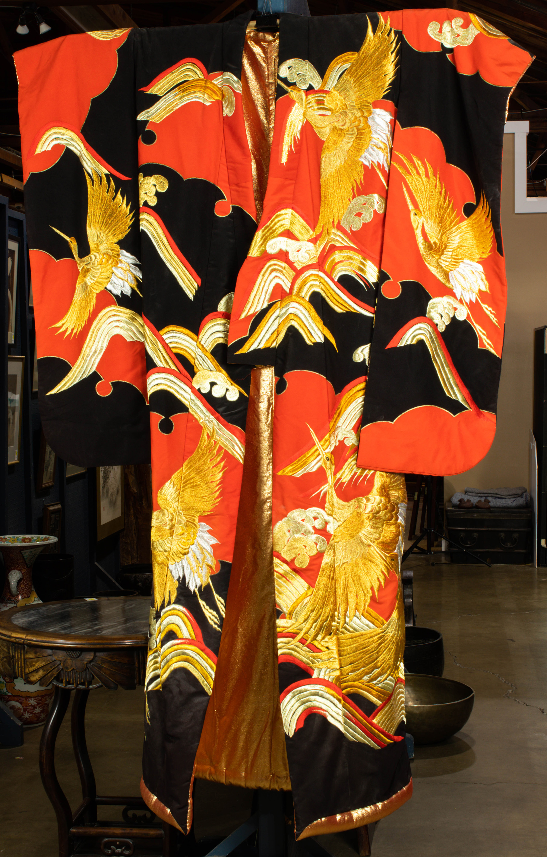 Appraisal: JAPANESE SILK KIMONO Japanese silk kimono depicting golden cranes against