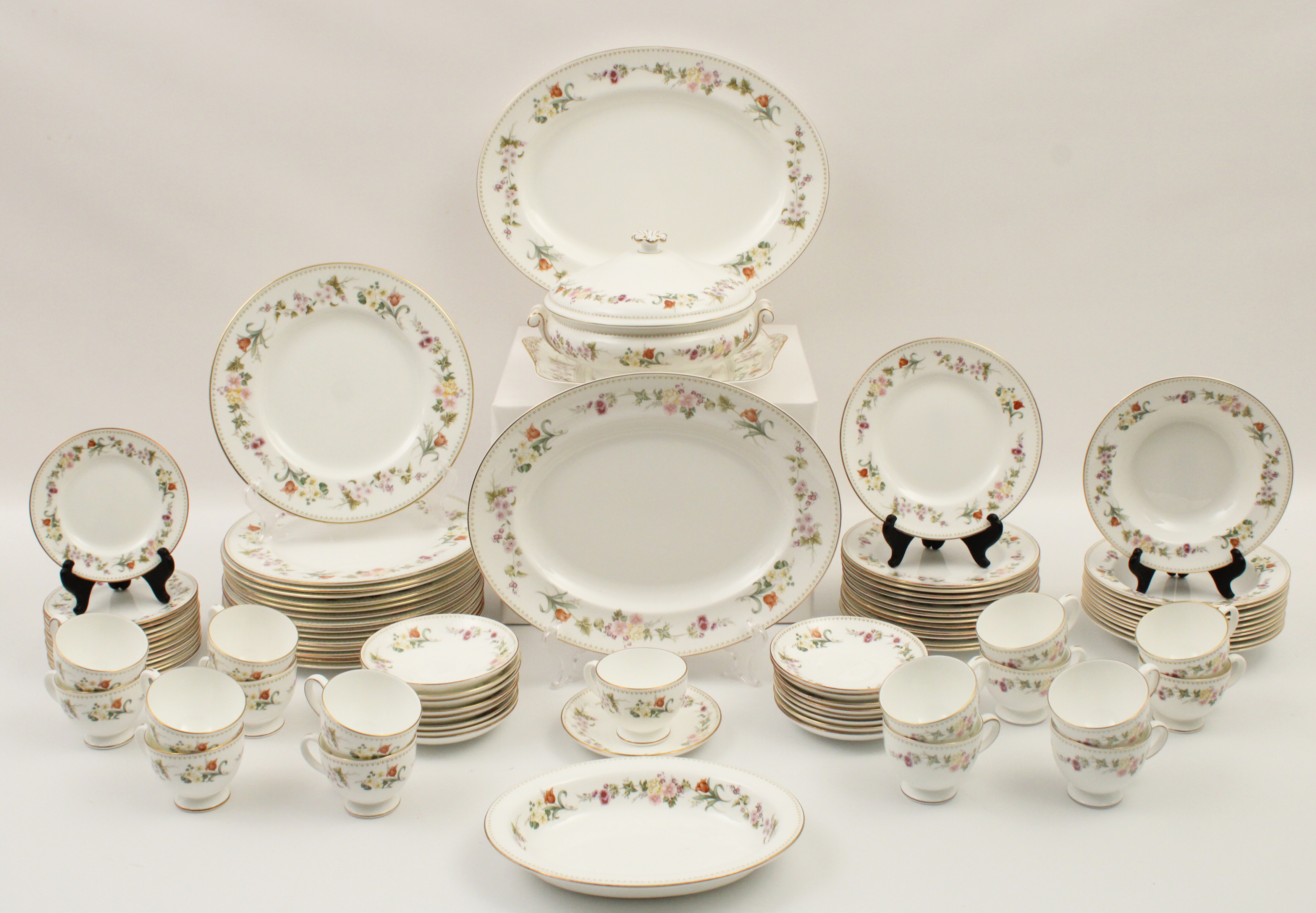 Appraisal: WEDGEWOOD MIRABELLE DINNER SERVICE Large piece Wedgewood Mirabelle dinner service