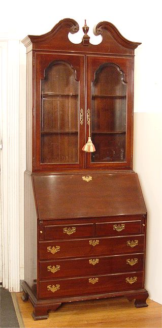 Appraisal: ETHAN ALLEN MAHOGANY SECRETARY BOOKCASE part with upper cabinet having