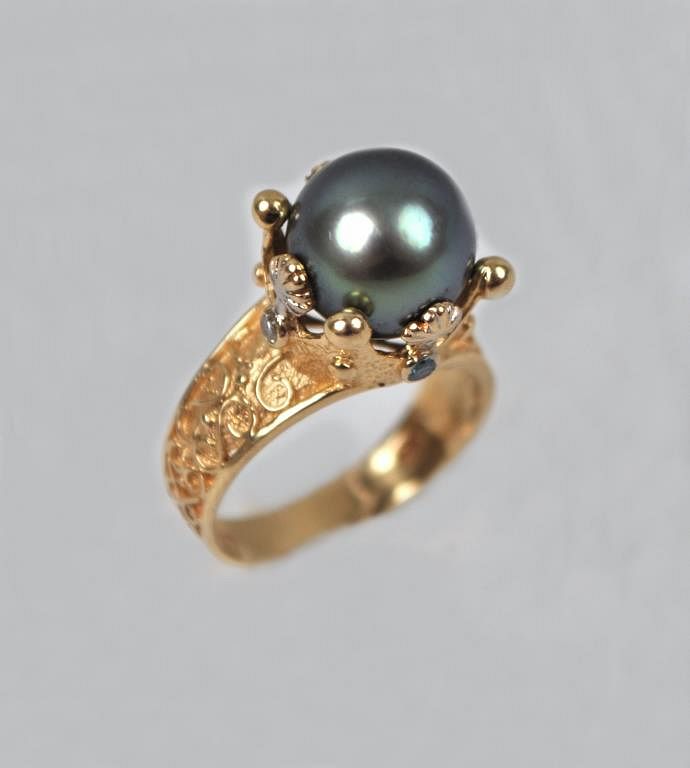 Appraisal: K Gold Black Pearl Ring with green blue stones Tahitian