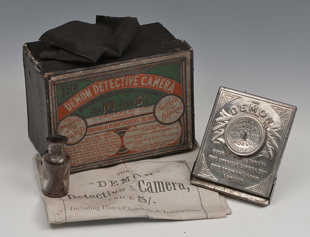 Appraisal: A NO DEMON DETECTIVE CAMERA by the American Camera Co