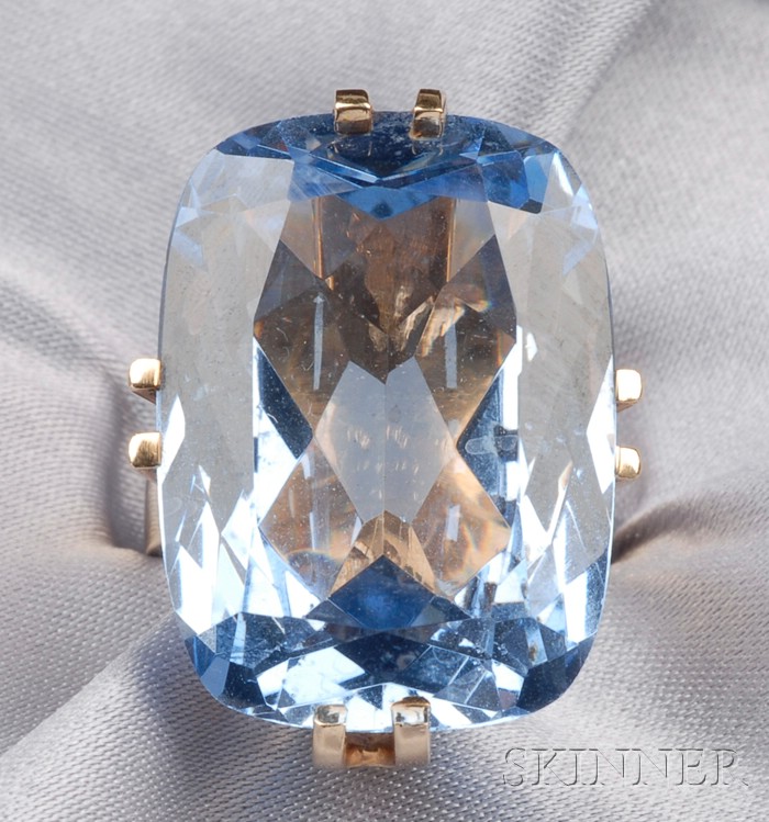 Appraisal: kt Gold and Synthetic Blue Spinel Ring set with a