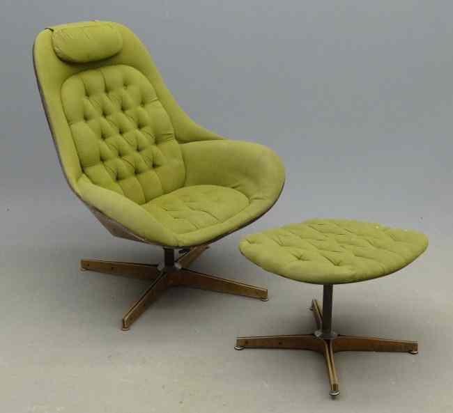 Appraisal: Mid Century Plycraft George Mulhauser design chair with ottoman variation