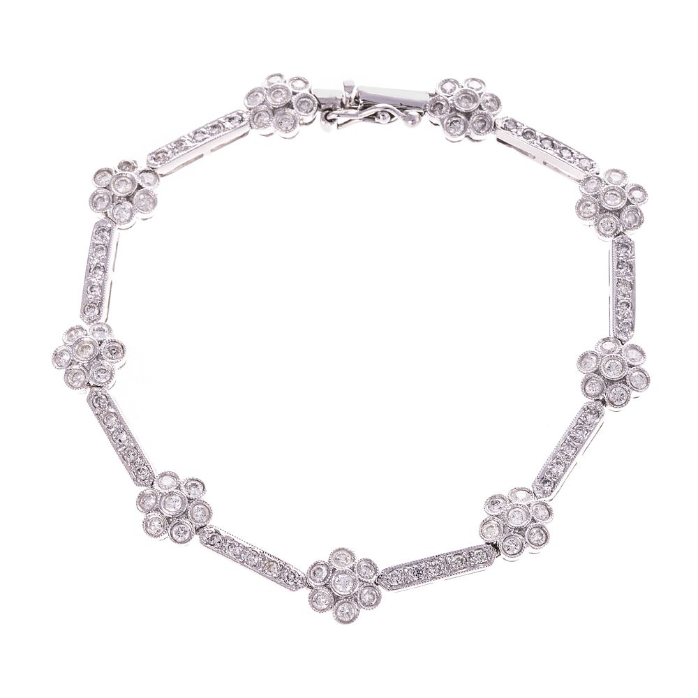 Appraisal: A ctw Diamond Flower Link Bracelet in K K white