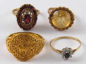 Appraisal: A mixed lot comprising three yellow metal tests carat gold