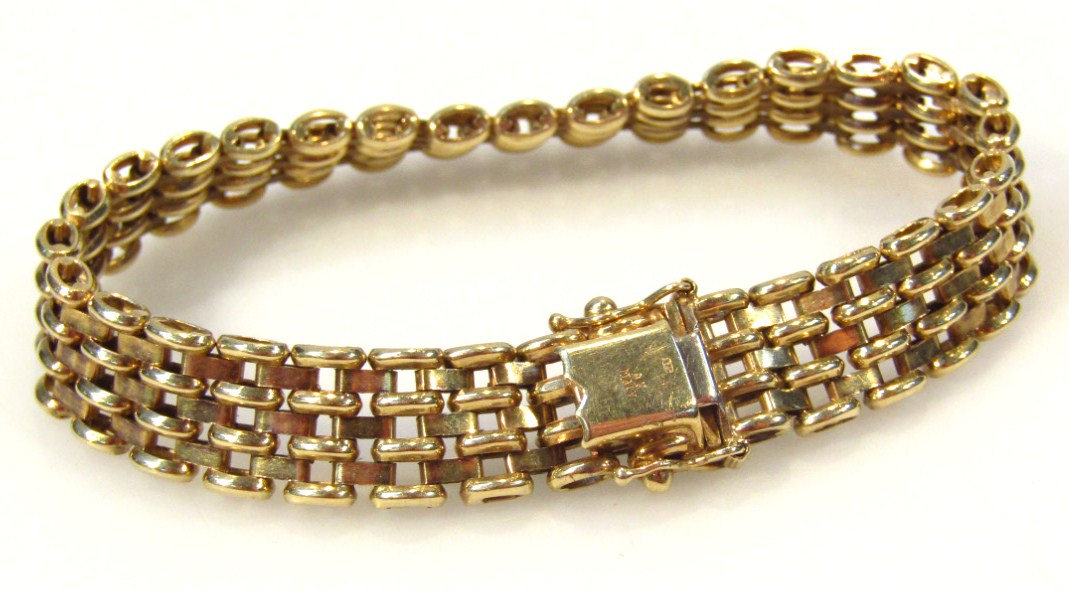 Appraisal: A thC bracelet with the fancy link sections in rows