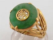 Appraisal: An carat gold and jade ring of openwork design French