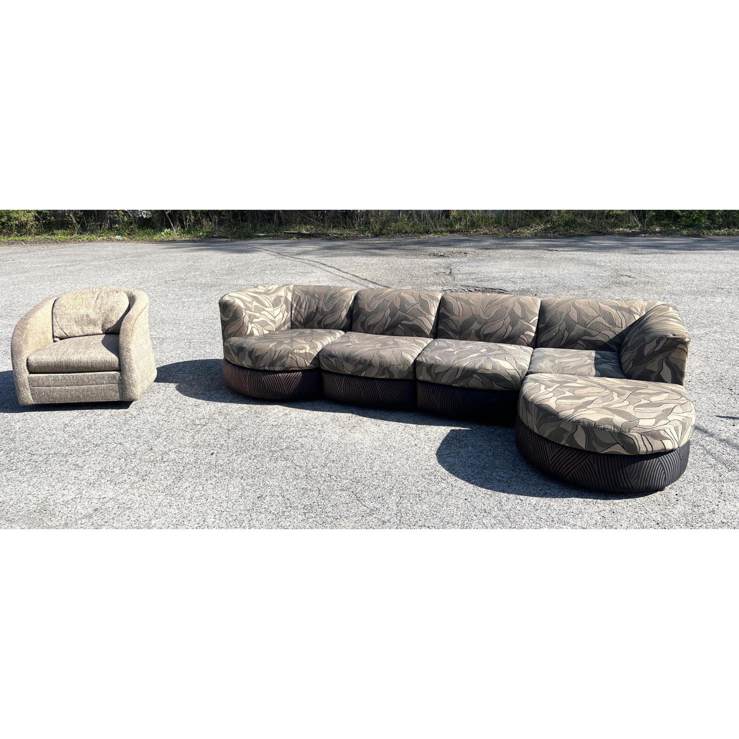 Appraisal: WEIMAN Five piece sectional sofa set with extra chair Dimensions