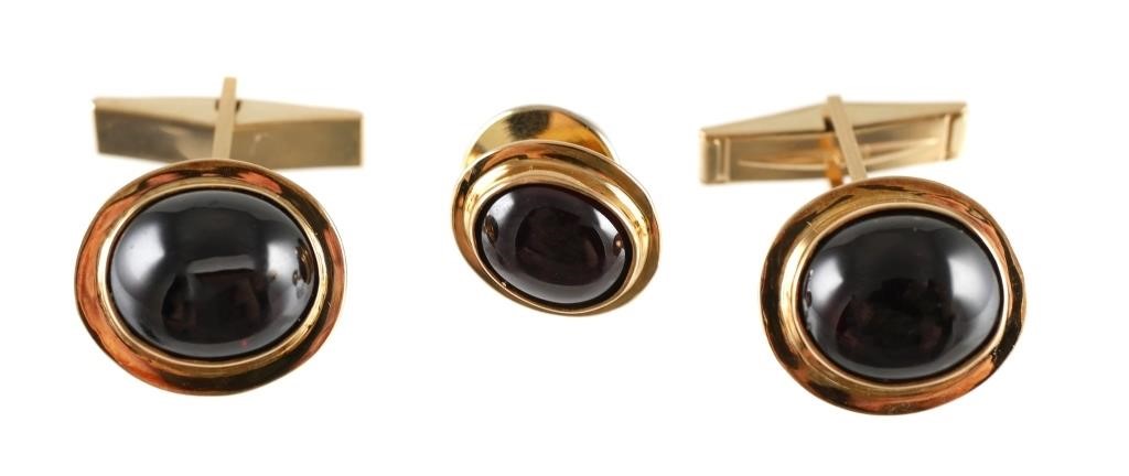 Appraisal: Pair of K yellow gold cuff links each with a