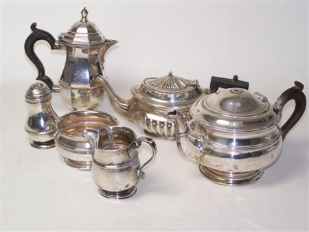 Appraisal: A collection of items to include a bachelors tea set