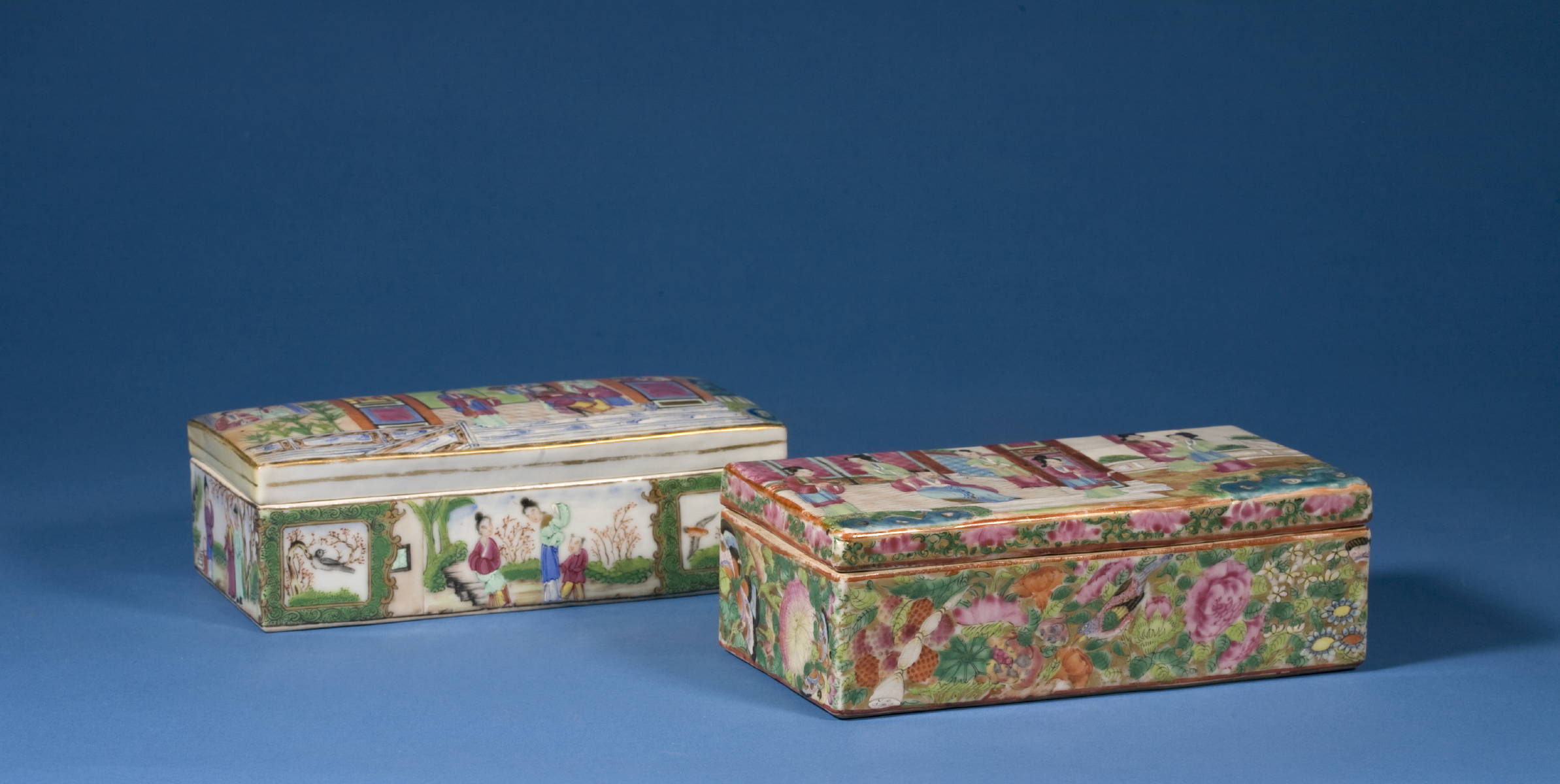 Appraisal: TWO CHINESE EXPORT PORCELAIN ROSE MANDARIN RAZOR BOXES Length of