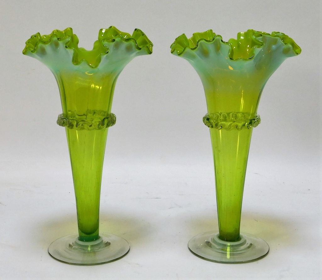 Appraisal: PR AMERICAN RUFFLED VASELINE ART GLASS VASES United States Early