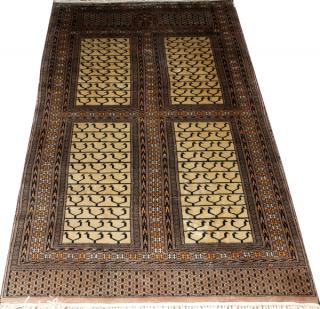 Appraisal: ROYAL BOKHARA PAKISTANI HAND WOVEN WOOL RUG ROYAL BOKHARA PAKISTANI