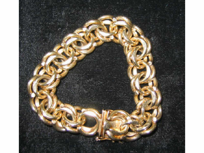 Appraisal: GOLD BRACELET k yellow gold double link charm bracelet Weight