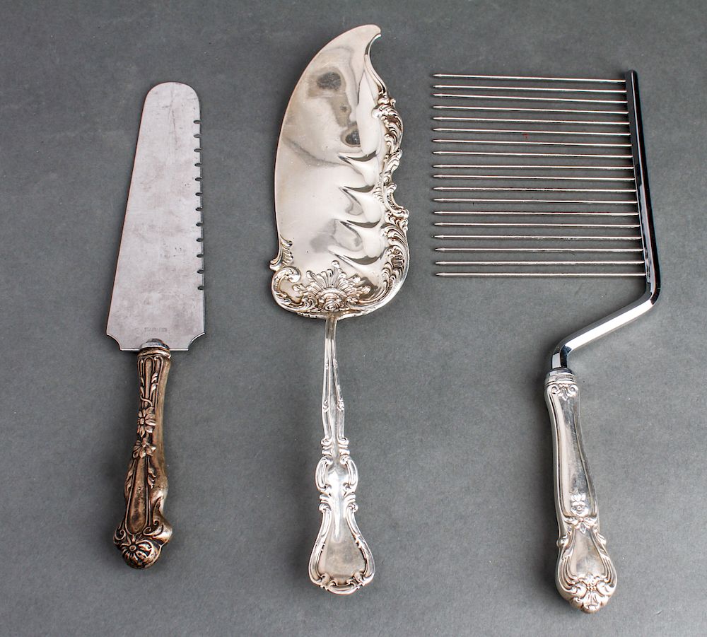 Appraisal: Sterling Silver Serving Utensils Group of three sterling silver serving