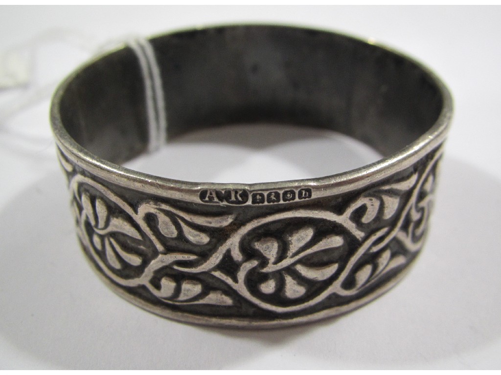 Appraisal: Alexander Ritchie silver napkin ring decorated with entwined foliage Hallmarked