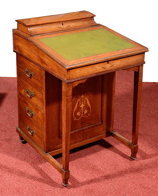 Appraisal: AN EDWARDIAN MAHOGANY AND BOXWOOD LINE INLAID DAVENPORT with hinged