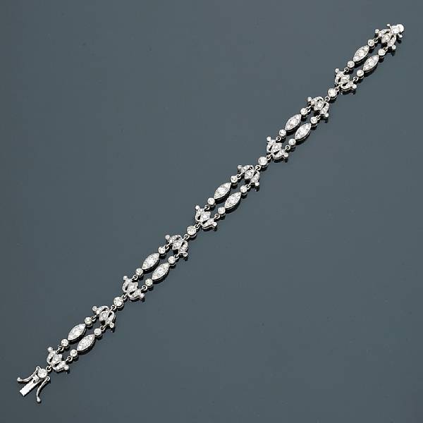 Appraisal: A diamond bracelet estimated total diamond weight carats mounted in