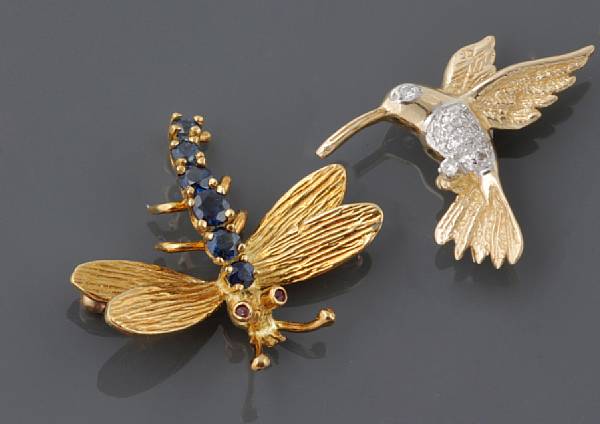 Appraisal: A sapphire and k gold dragonfly together with a diamond