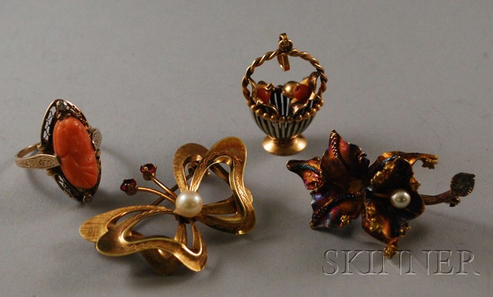 Appraisal: Four Gold Jewelry Items an kt gold and pearl flower