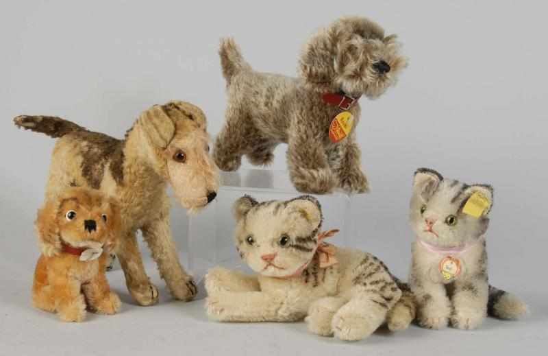 Appraisal: Lot of Steiff Mohair Cats and Dogs Description Raudi with