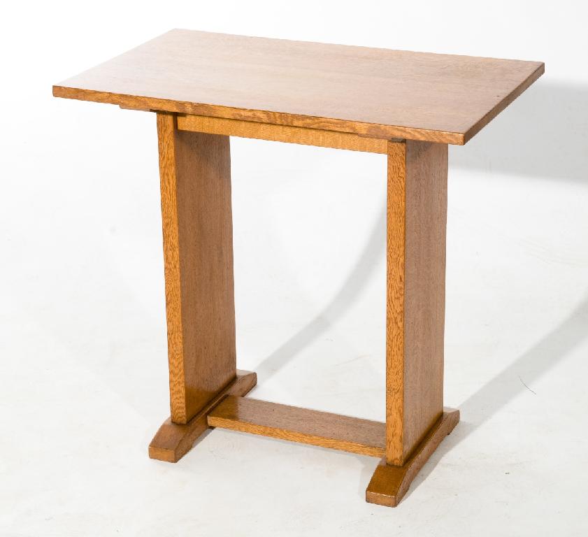 Appraisal: GORDON RUSSELL GOLDEN OAK SIDE TABLE second quarter of the