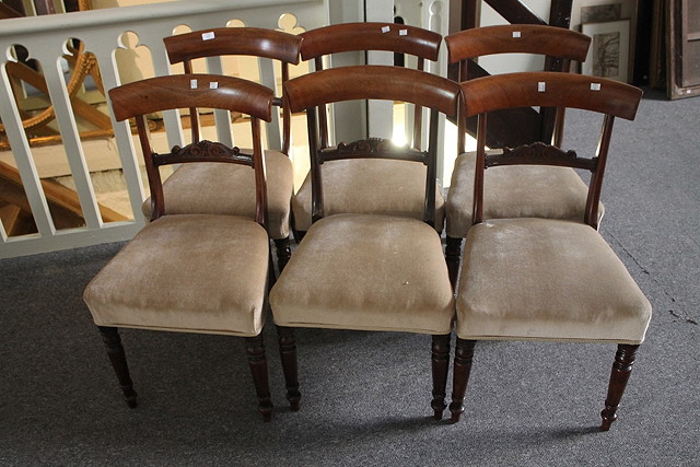 Appraisal: A SET OF SIX MID TH CENTURY MAHOGANY DINING CHAIRS