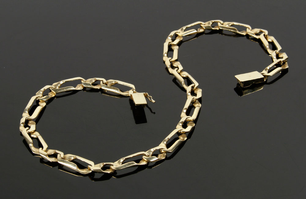 Appraisal: - K Gold Link Necklace K gold link necklace marked