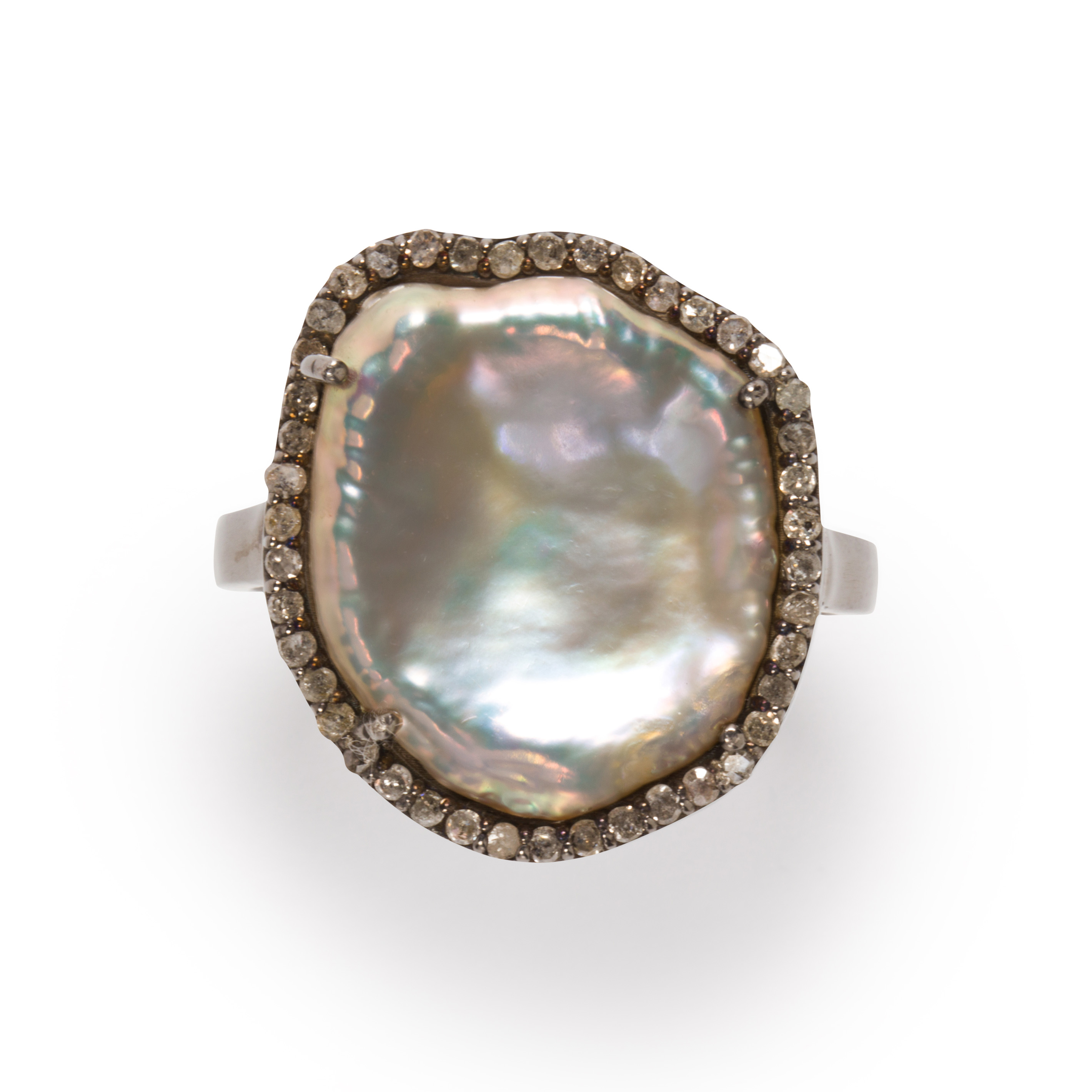 Appraisal: A BLISTER PEARL AND DIAMOND RING A blister pearl and