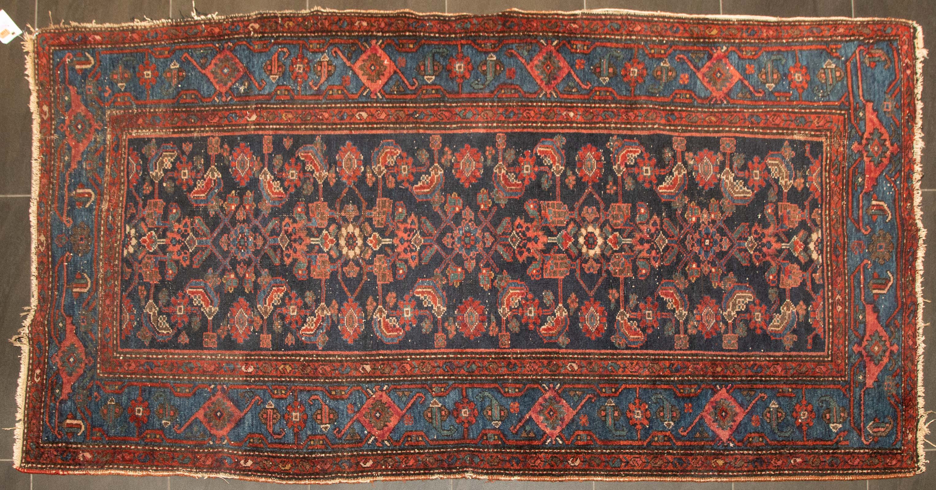 Appraisal: ANTIQUE FERAGHAN SAROUK RUG PERSIA X Second quarter- th century